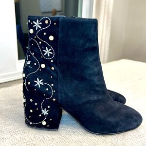 Sam Edelman like new Taft black suede embellished booties Size 8.5